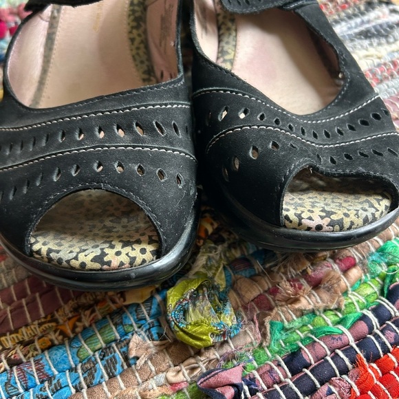 Jambu Black Sandals with Perforated Design and Arch Support - Picture 15 of 15